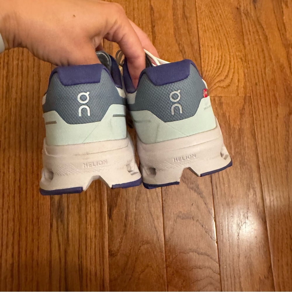 On Running Women's Cloudvista Sneakers - Picture 9 of 13